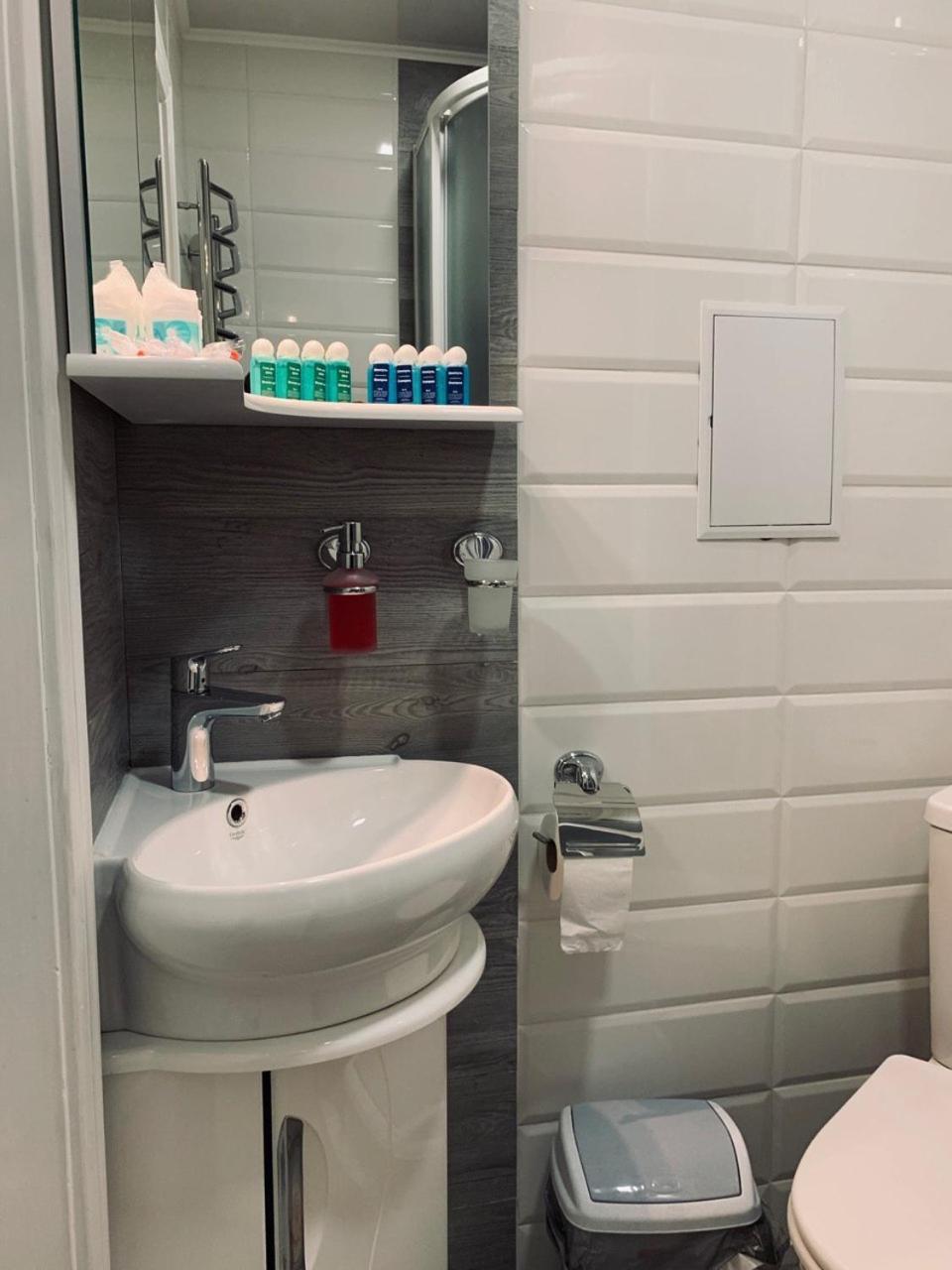 Modern Chaikovskogo Apartment 利沃夫 外观 照片